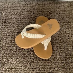 Girls Roxy cream Flip Flops
